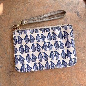 Fossil wristlet. In excellent condition.